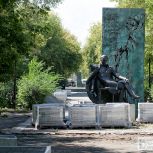 «Партийный десант» проверил благоустройство сквера имени Лермонтова в Магнитогорске