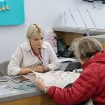 Образовательные программы помогают москвичам старшего поколения уверенно пользоваться цифровыми сервисами города — эксперты