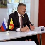 Главный врач и депутат: о системных вызовах и человеческом подходе в программе «Телегостиная»