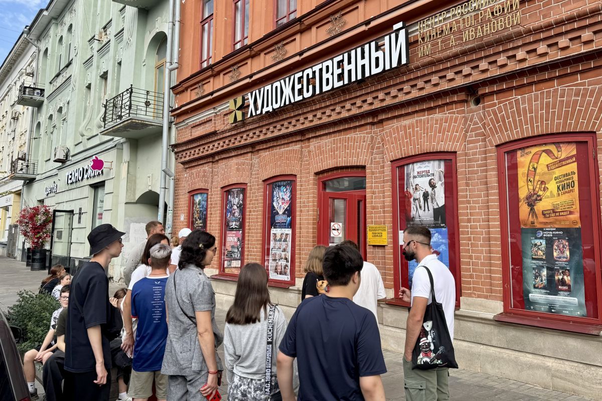 Воспитанники социальных учреждений узнали о киноистории Саратова на экскурсии в рамках партпроекта «Культура малой Родины»
