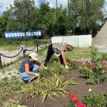 В Карталинском округе прошёл субботник с участием жителей и партийцев