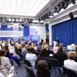 Дмитрий Медведев поддержал необходимость расширить программу психологического сопровождения для детей, пострадавших от военной травмы