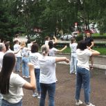Уссурийские таможенники встретили наступающий День физкультурника зарядкой с чемпионом мира
