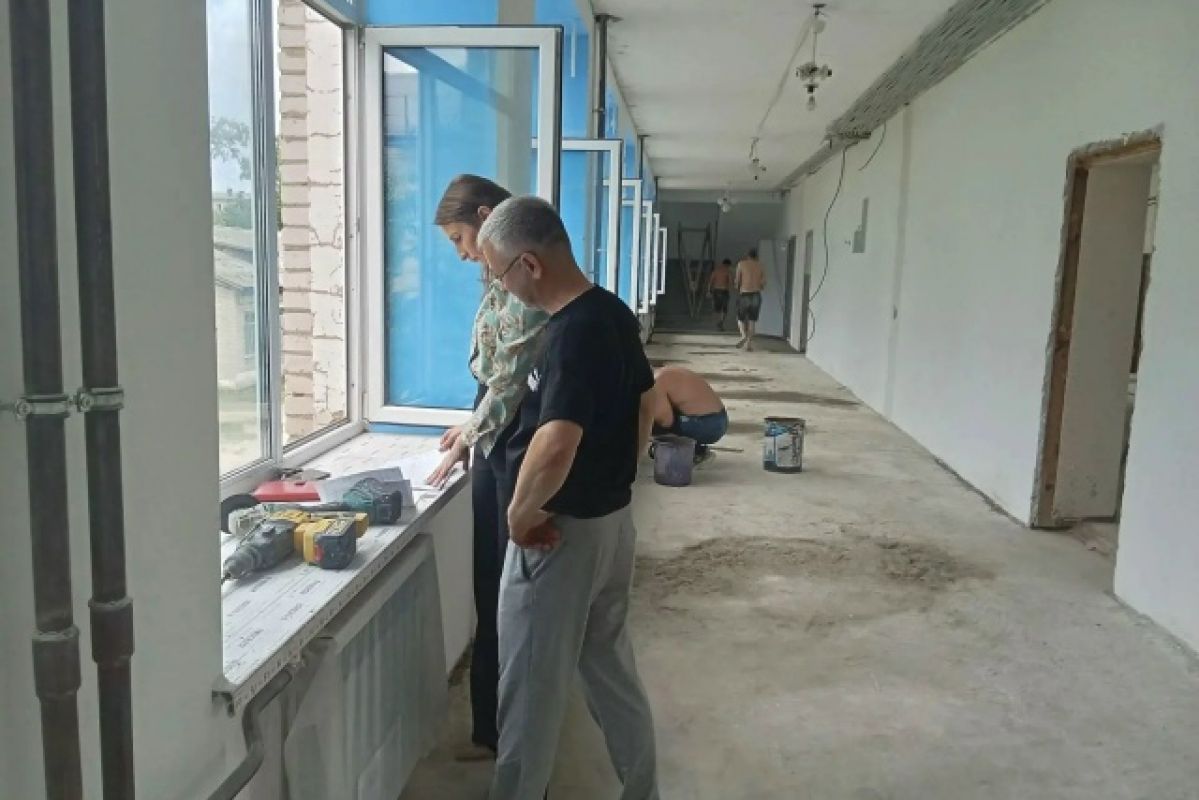 В Смидовичском районе проинспектировали капремонт школы №18 в посёлке Приамурский