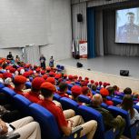 Владимир Сайбель встретился с воспитанниками военно-патриотических клубов Новосибирской области