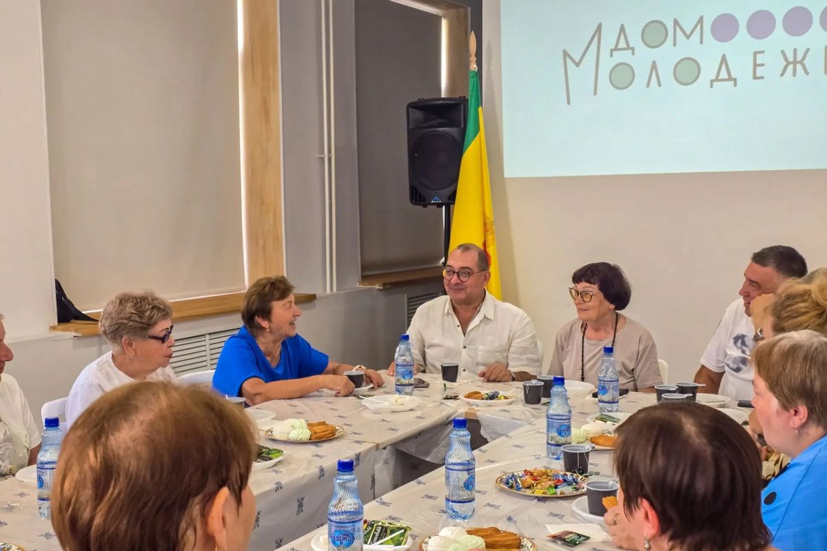Региональный координатор партийного проекта «Культура малой Родины» встретился с активистами проекта «Старшее поколение»