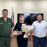 Глава Приютненского РМО Басан Манжиков вручил ордена Мужества семьям погибших героев