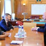 Вопросы развития образования на Чукотке обсудили  Владислав Кузнецов и руководитель Федеральной службы по надзору в сфере образования и науки Анзор Музаев
