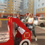 В Новом Уренгое проверили состояние детских игровых площадок