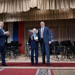 Памятные знаки «Гордость Оренбуржья» вручены заслуженным жителям Октябрьского района
