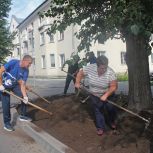 «Единая Россия» и «Молодая Гвардия» вышли на благоустройство улицы Мира