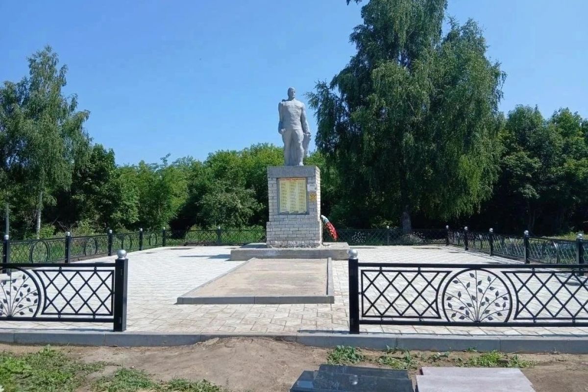 Сохраняя память: В Алатырском округе завершается реконструкция воинских мемориалов