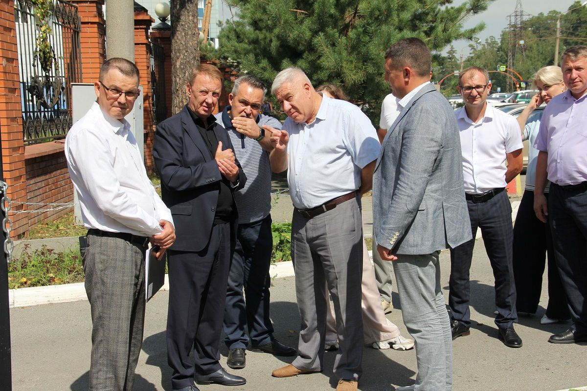 В Барнауле расширят парковку возле онкологического центра «Надежда»