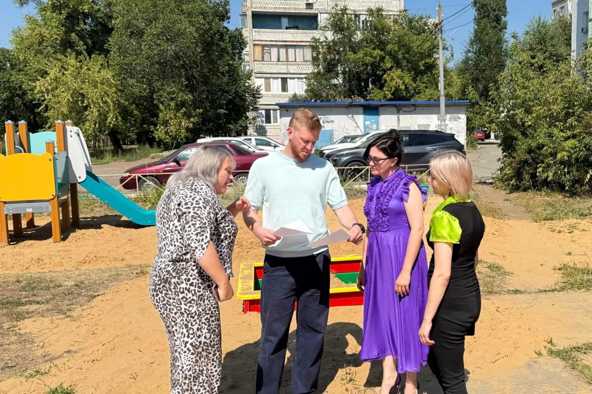 В Оренбурге завершено благоустройство двора на улице Новой