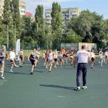 Активисты партии провели спортивную зарядку в честь 90-летия саратовского Детского парка