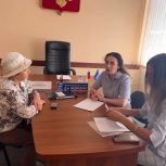 Депутаты помогли жителям с получением медпомощи