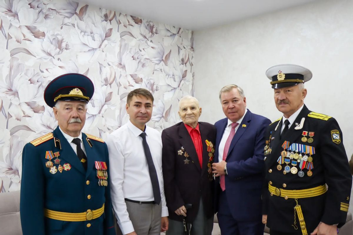 Ветерана Великой Отечественной войны из Ядринского округа поздравили с вековым юбилеем