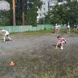 В Снежинске партийцы организовали для детей «веселые старты»
