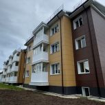 В селе Краснополье сдали новый дом для переселенцев из аварийного фонда по Народной программе Единой России