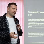 Координатор проекта «Цифровая Россия» Ярослав Голуб встретился со студентами летней смены «ТехКоннект»