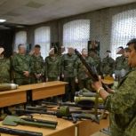 Сторонники «Единой России» провели патриотическую выставку для военнослужащих в Калужской области