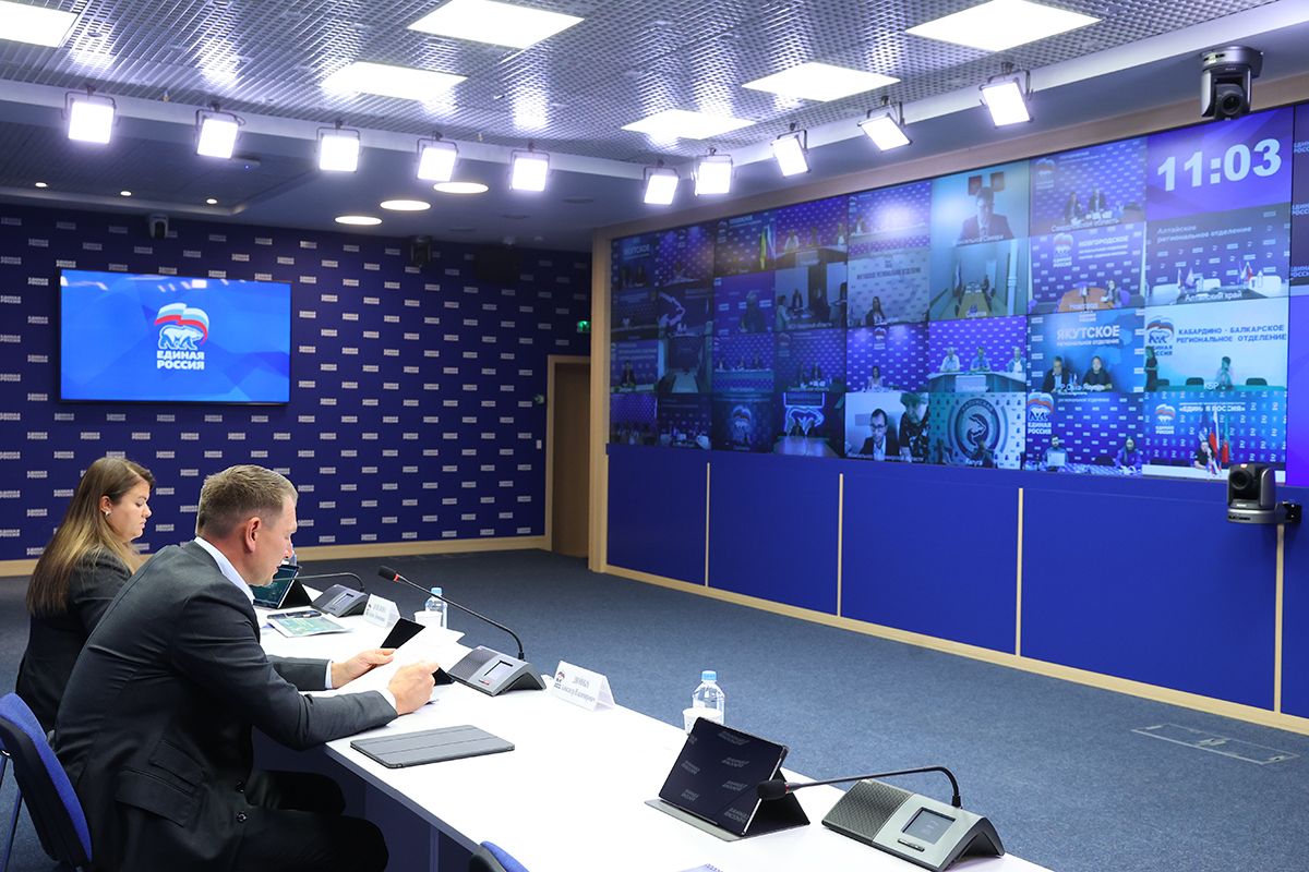 Александр Двойных: Цель Народной программы «Единой России» — обеспечить высокое качество жизни в деревне и технологическое лидерство отечественного АПК