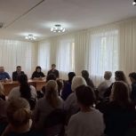 Приём граждан, встречи с трудовыми коллективами: Наталья Западнова продолжает работать в Нижневартовске