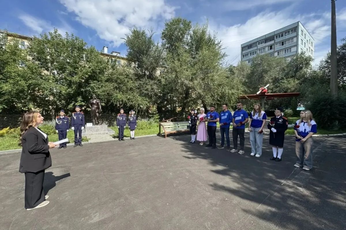 Кемеровские молодогвардейцы почтили память героев авиации
