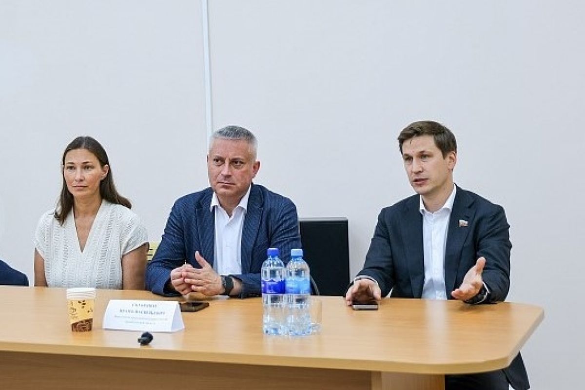Сенатор Иван Новиков вынесет на федеральный уровень проблему компенсации транспортных расходов пациентам
