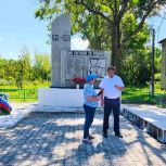 Жители приморских сёл и городов благоустраивают памятники, дворы и спортплощадки благодаря госпрограммам