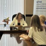 Депутат «Единой России» проконсультировала жителей Воронежа по вопросам ЖКХ и устройства ребенка в детский сад