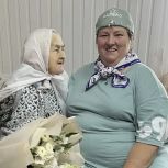 Высокогорские единороссы поздравили жительницу Альдермыша с днем рождения