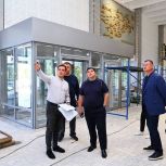 Радмир Беляев оценил темпы обновления автовокзала и лицея