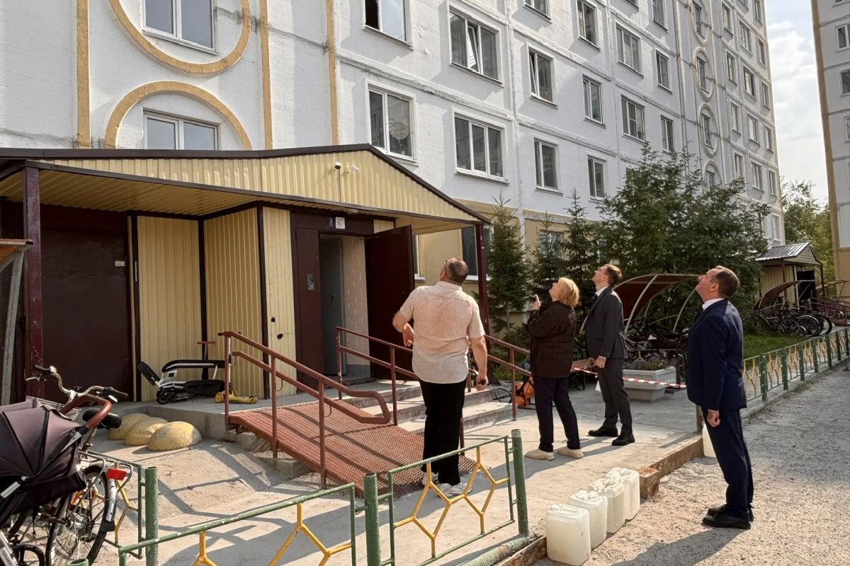 В Когалыме партийцы оценили готовность жилого фонда к отопительному сезону