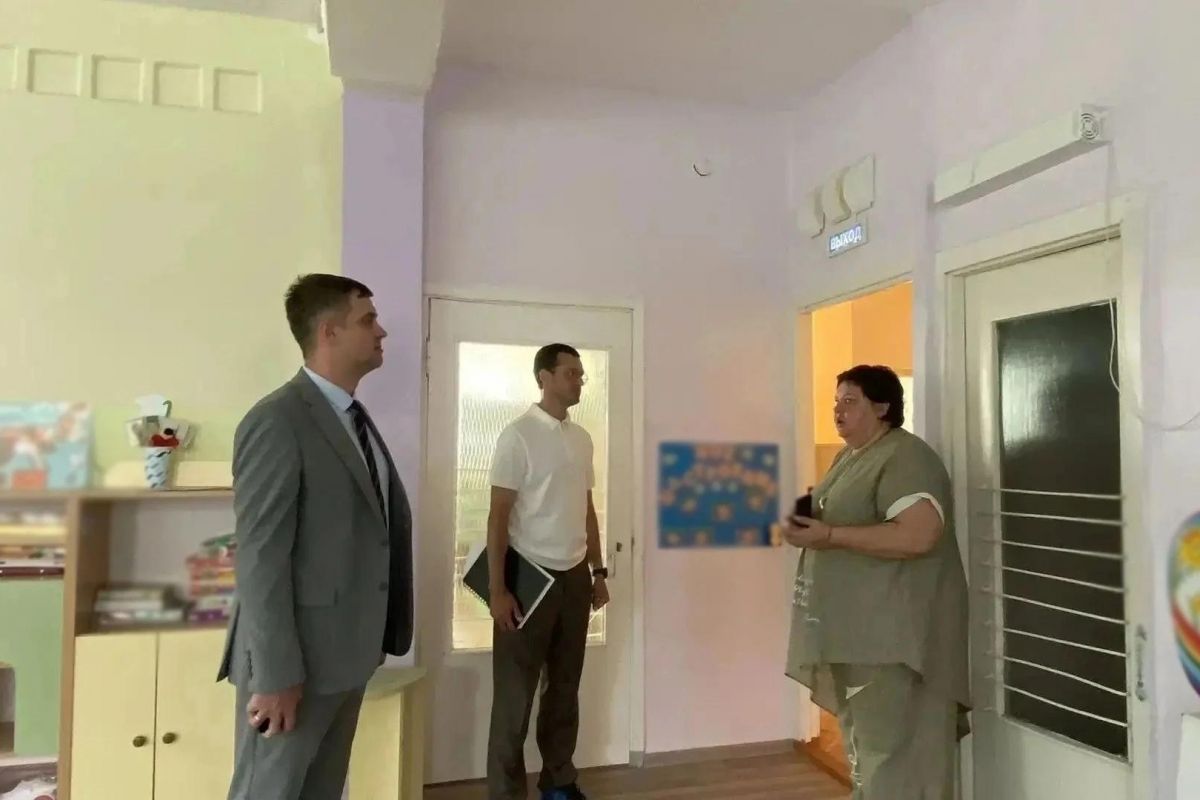 В Орске родители проверили готовность детского сада к новому учебному году