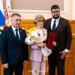 В Чебоксарах торжественно вручили звания Почётных граждан