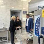 Казанские единороссы побывали в обновленном пищеблоке татарской гимназии №1