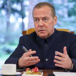 Дмитрий Медведев: «Единая Россия» должна вести работу по защите исторической правды и популяризации подвигов Героев