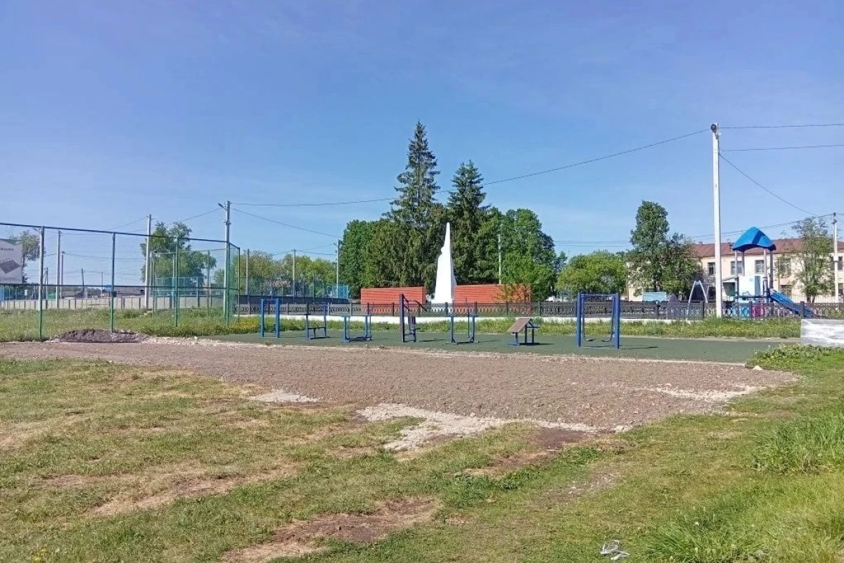 Партийный контроль: благоустройство детской площадки в селе Алегазово Мечетлинского района