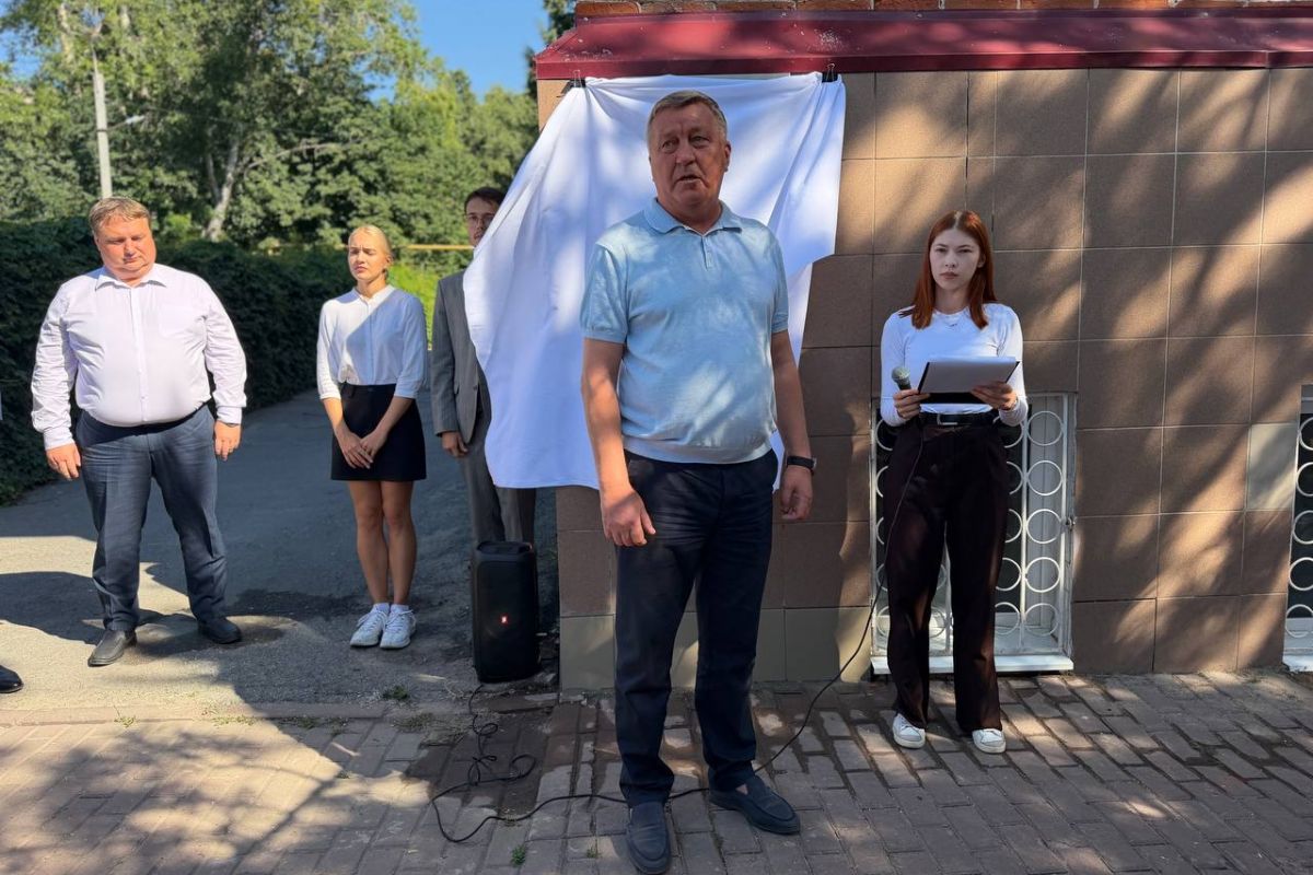 В Ульяновске при поддержке «Единой России» открыли мемориальную доску декабристу Кондратию Рылееву