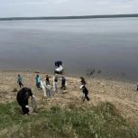 При участии единороссов в якутском Олёкминске состоялся субботник на берегу Лены