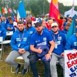 В рамках Всероссийского форума «ГВАРДЕЙСК» участники встретились с героями специальной военной операции и волонтерами, которые с первых дней помогают жителям приграничных регионов