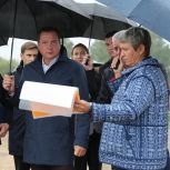 Александр Цыбульский оценил ход строительства модульного бассейна в Каргополе