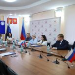 Кандидатам от Единой России вручили удостоверения для участия в выборах депутатов Госдумы