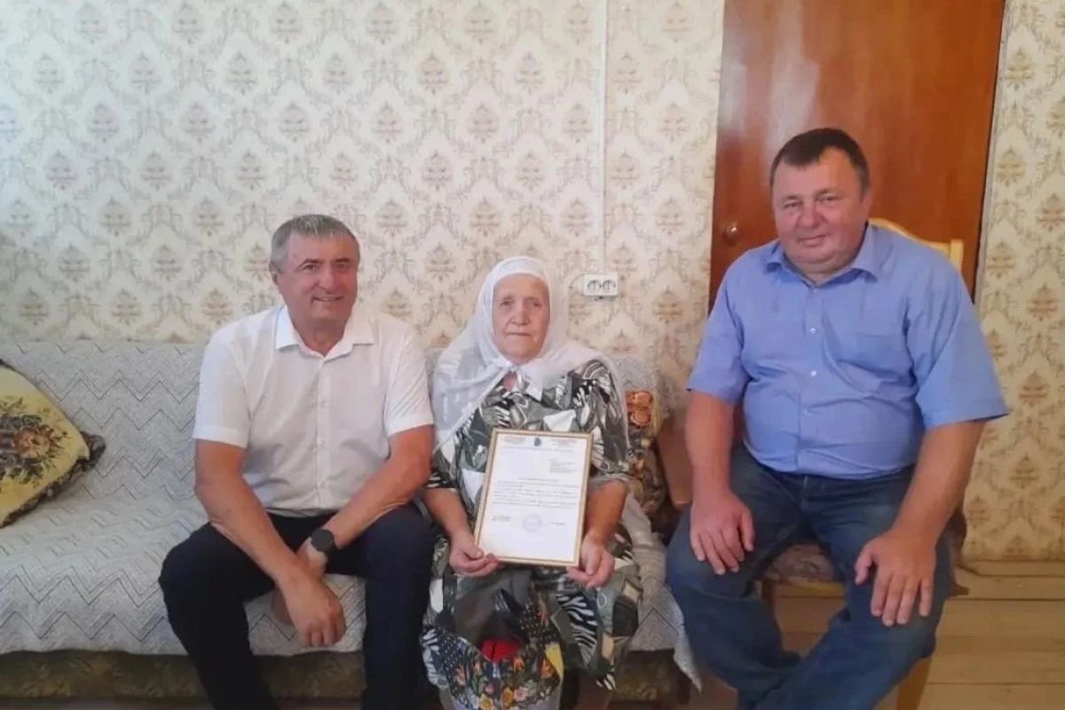 В Алькеевском районе поздравили с 90-летием Жумабике Салахутдинову