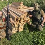 Около двух тонн стройматериалов передали на передовую жители запада Москвы