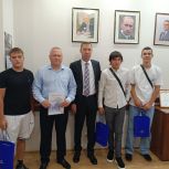 Герои нашего времени: «Единая Россия» отметила молодых людей, спасших людей на воде
