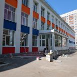 Партийный десант оценил ход капитального ремонта Лицея № 46 в Уфе