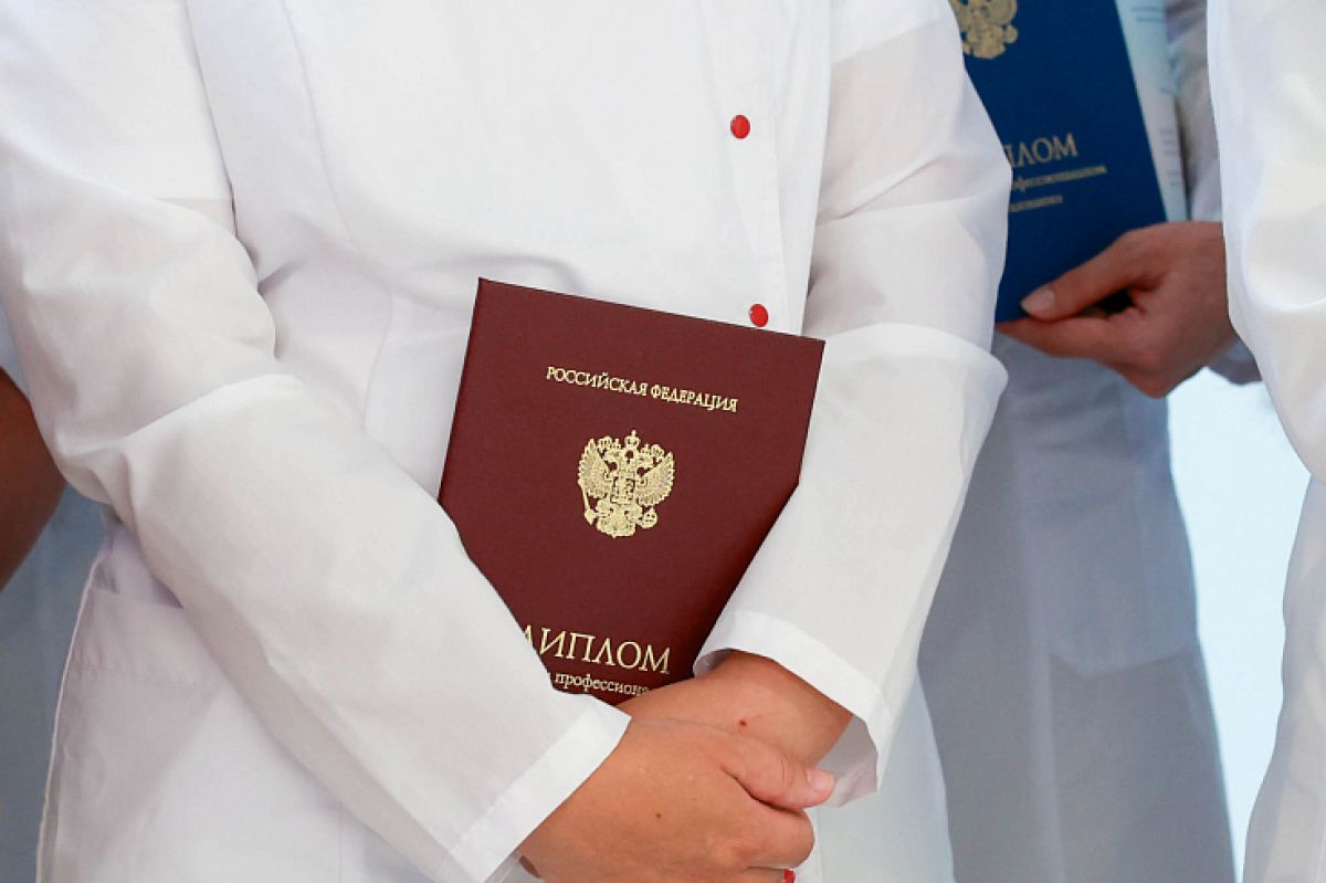 Находкинская больница закрывает вакансии благодаря целевой подготовке медиков