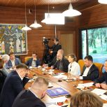 Дмитрий Медведев: В новой Народной программе «Единой России» нужно особо учесть предложения по развитию сельских территорий и ЖКХ